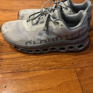Men's Gray ON Running Shoes